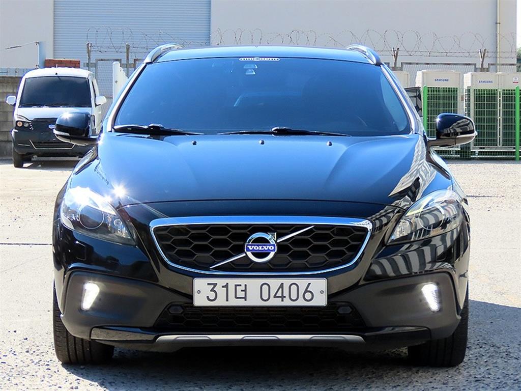 V40 크로스컨트리 D3 2016년식