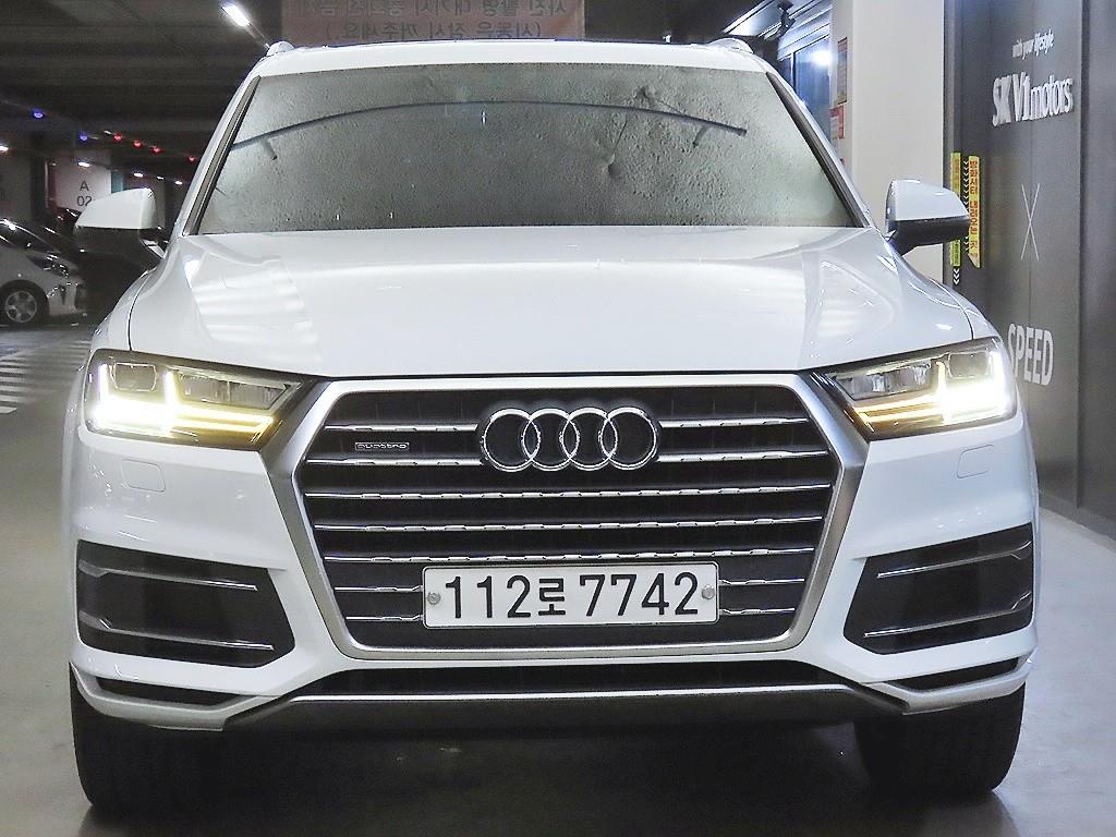 아우디 Q7 45 TFSI 콰트로 사진