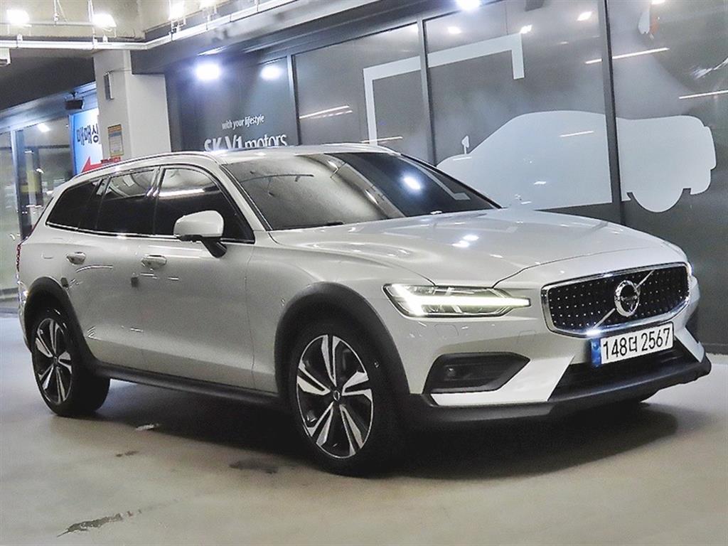 V60 크로스 컨트리 2세대 2.0 B5 프로 AWD 2021년식