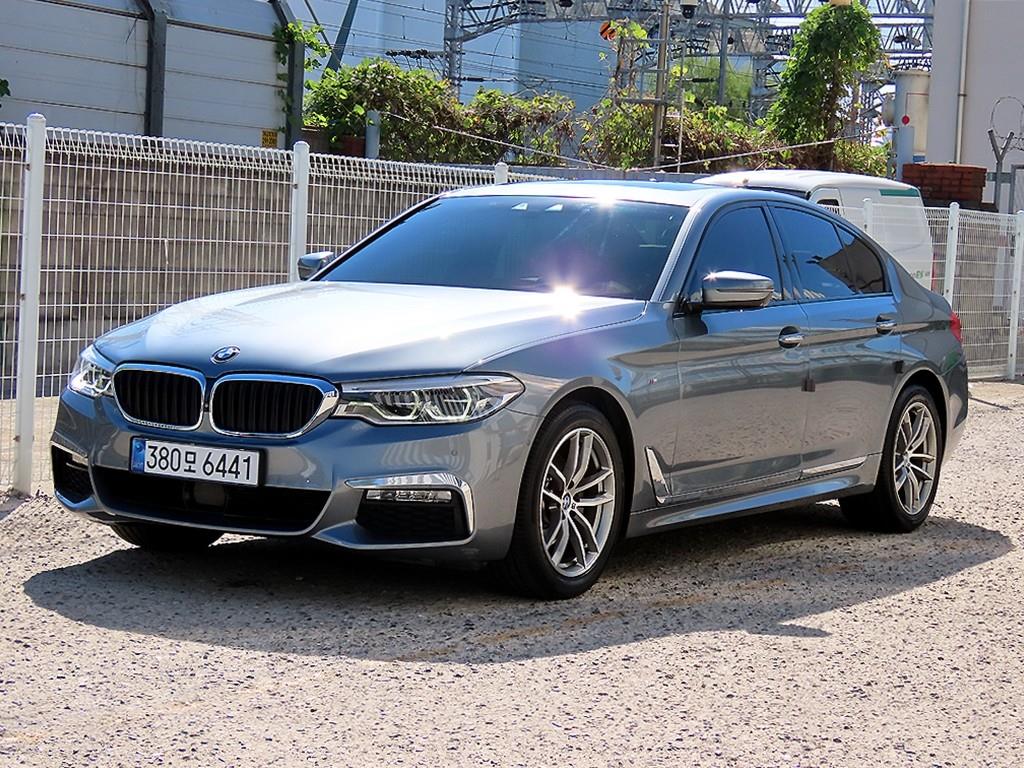 BMW 5시리즈 520d M 스포츠 플러스 사진 2/20