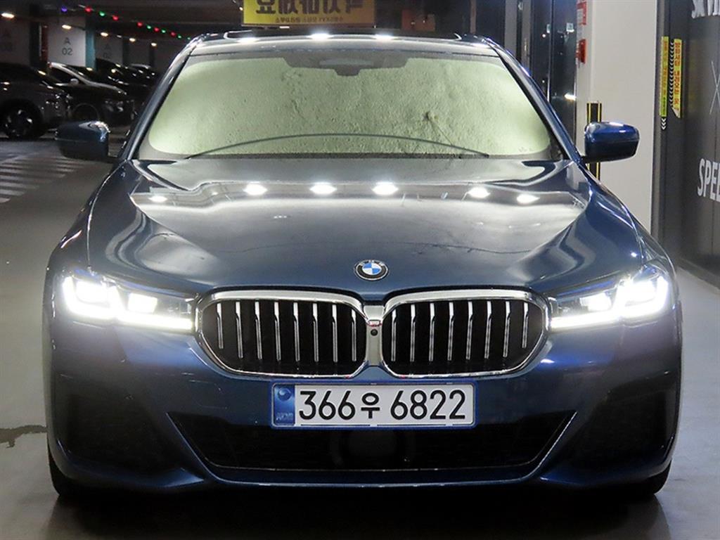 BMW 5시리즈 530e M 스포츠 사진