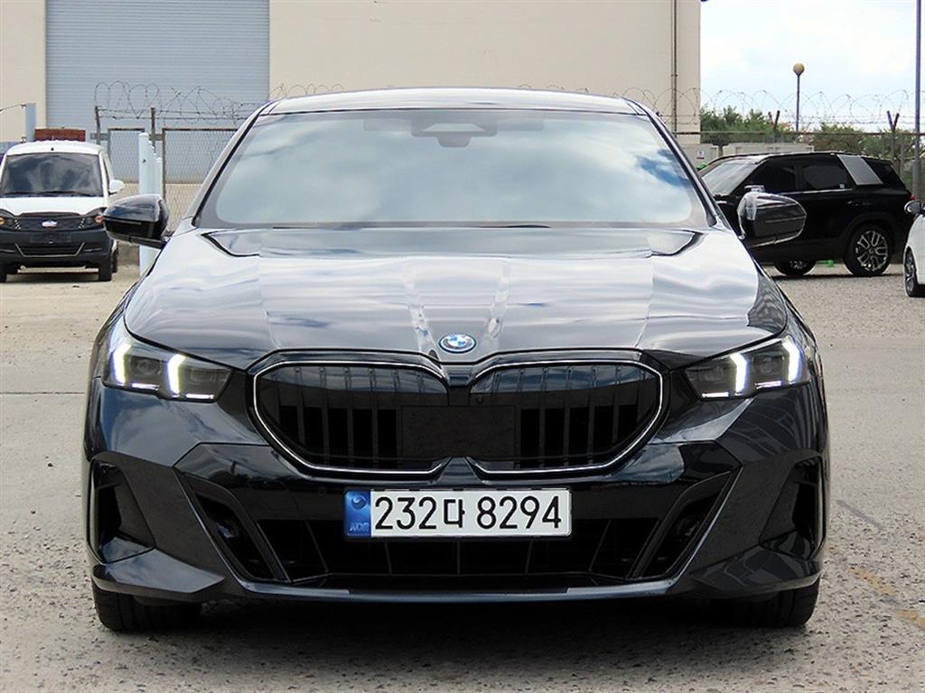 BMW 5시리즈 530e M 스포츠 프로 사진