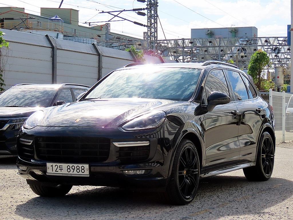포르쉐 카이엔 3.6 GTS 사진 2/20
