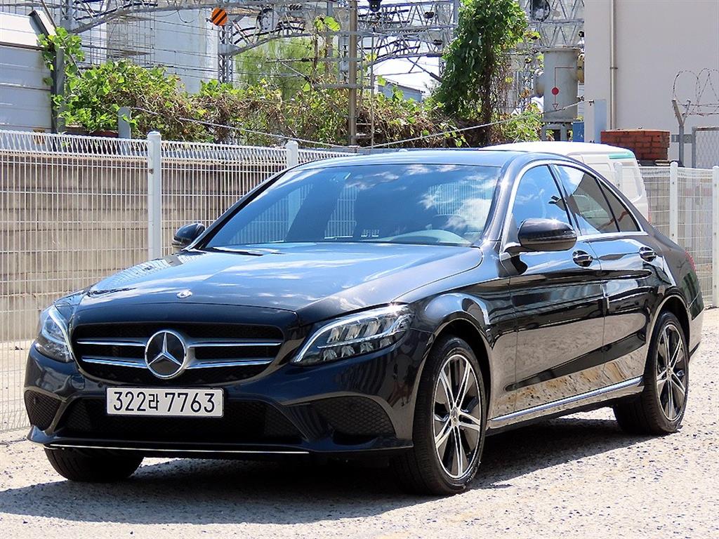 벤츠 C 클래스 C220 d 4MATIC 아방가르드 사진 2/20