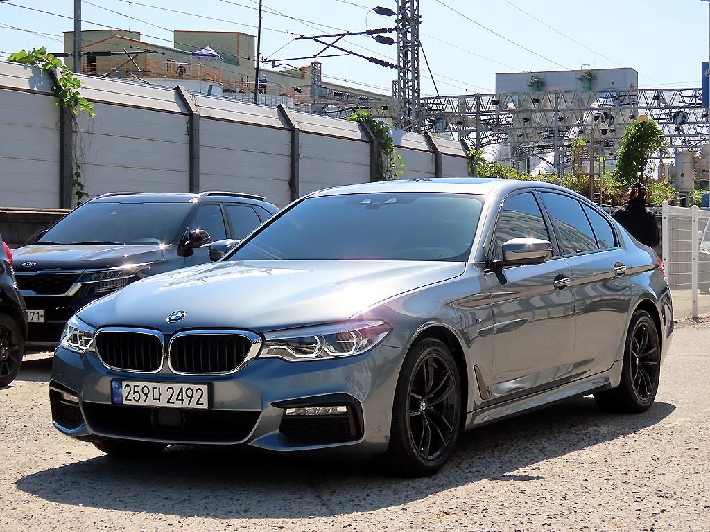 BMW 5시리즈 520d xDrive M 스포츠 플러스 사진 2/20