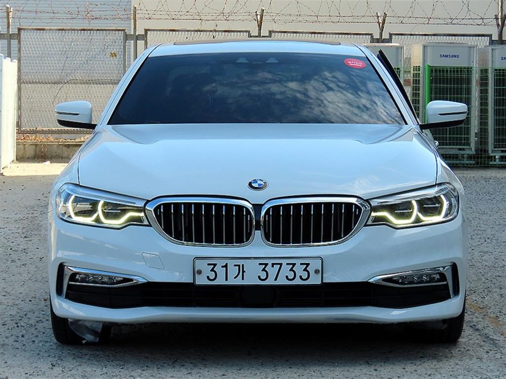 BMW 5시리즈 520d M 스포츠 플러스 사진
