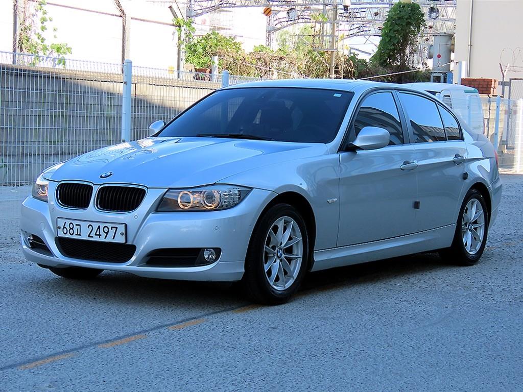 BMW 3시리즈 320i 세단 사진 2/20