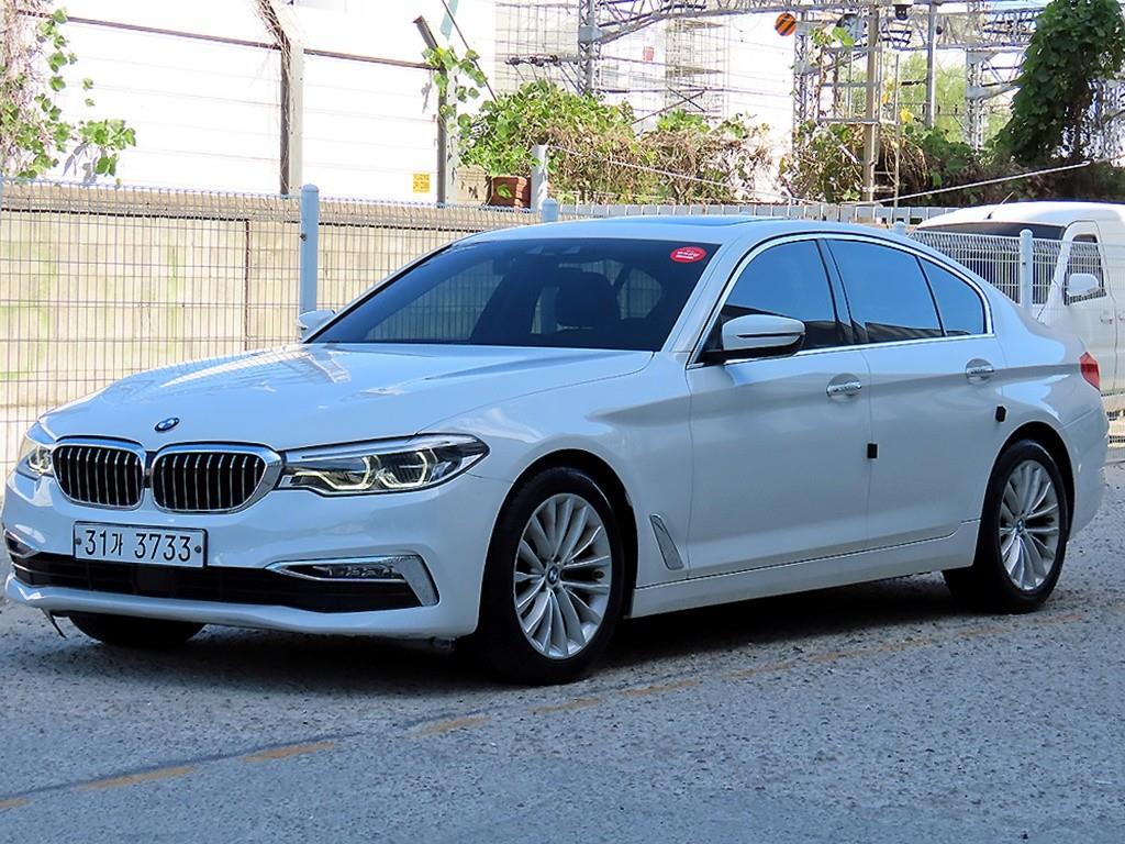 BMW 5시리즈 520d M 스포츠 플러스 사진 2/20