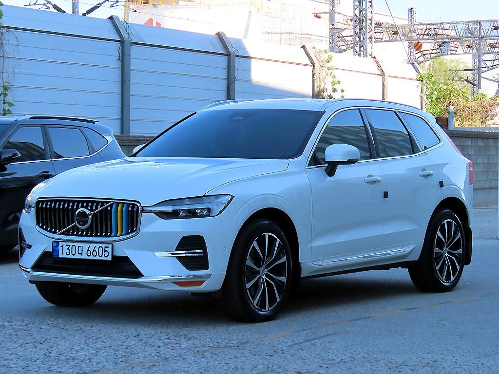 볼보 XC60 B6 AWD 얼티메이트 브라이트 사진 2/20