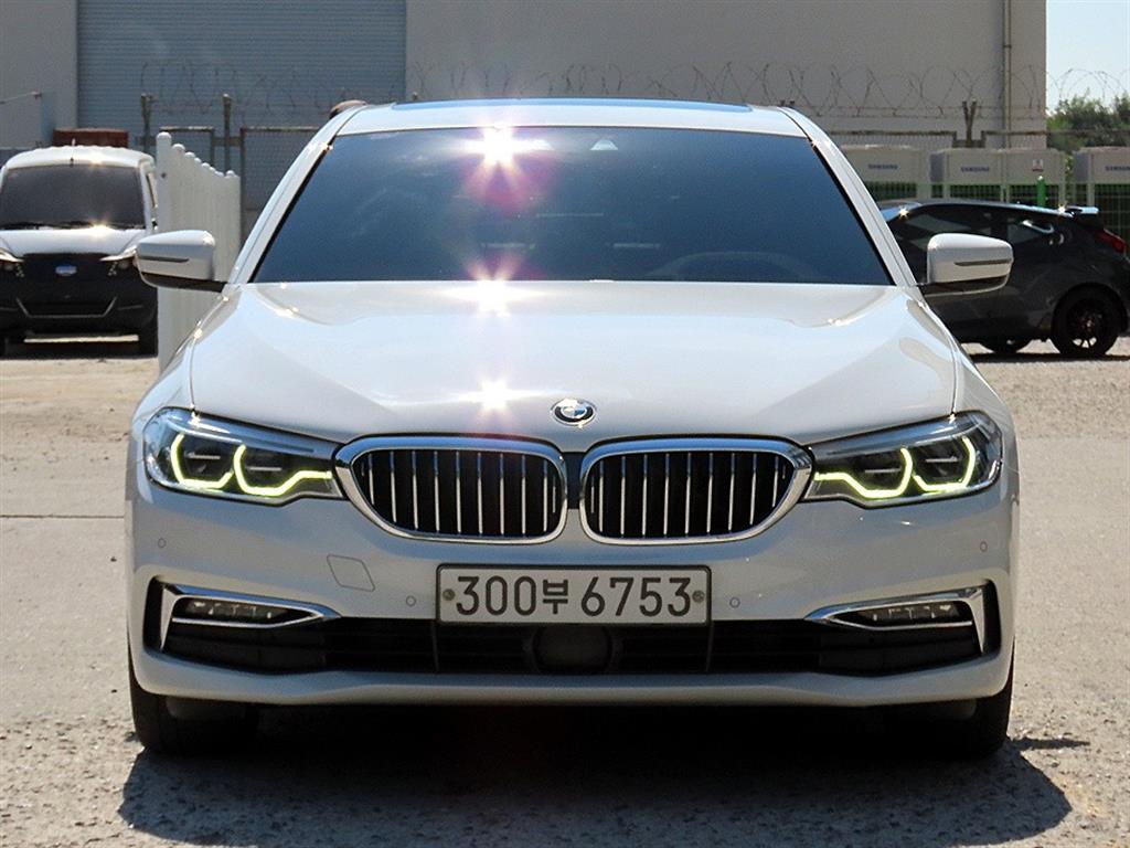 BMW 5시리즈 530i 럭셔리 플러스 사진