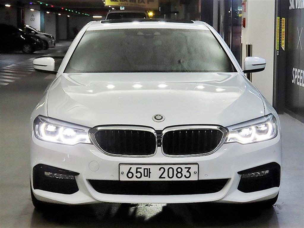 BMW 5시리즈 520d xDrive M 스포츠 플러스 사진 2/20