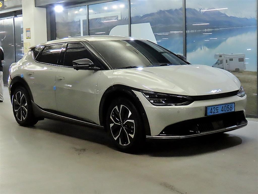 EV6 롱레인지 AWD 어스 2023년식
