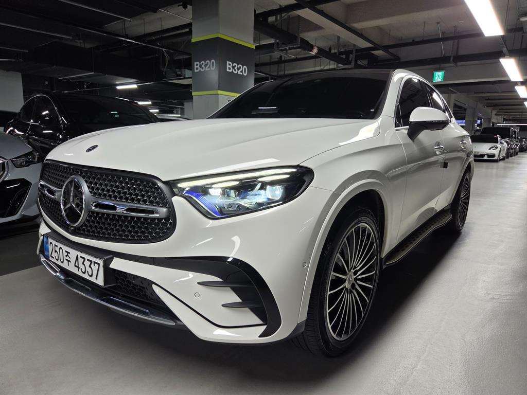 벤츠 GLC 클래스 GLC300 4MATIC 쿠페 사진 2/20
