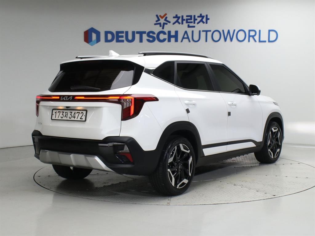 기아 셀토스 가솔린 2.0 2WD 시그니처 사진 2/20