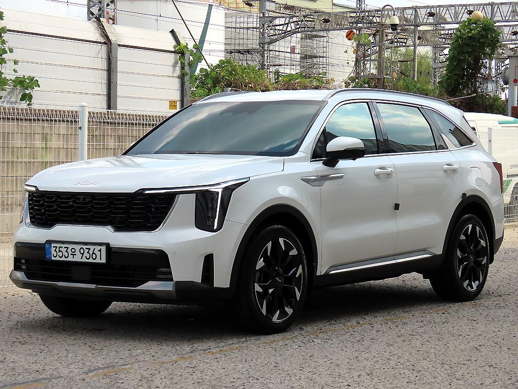 기아 쏘렌토 가솔린 2.5T 2WD 시그니처 사진 2/20