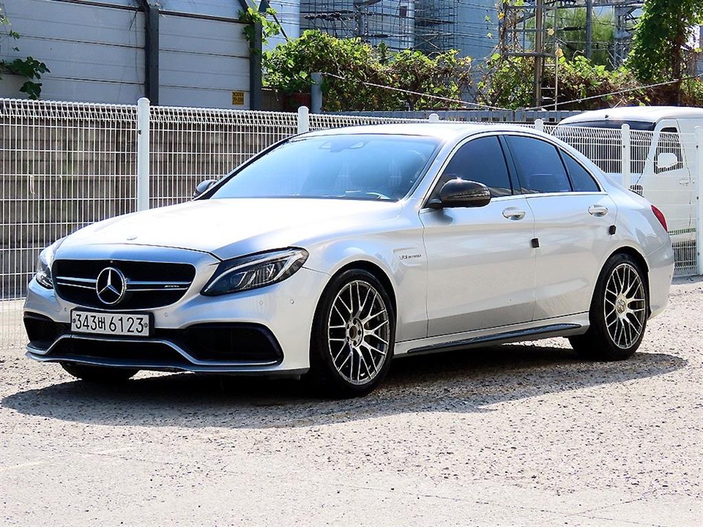 벤츠 C 클래스 C63 AMG 사진 2/20
