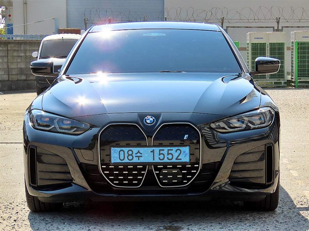 BMW i4 eDrive 40 M 스포츠 프로 사진