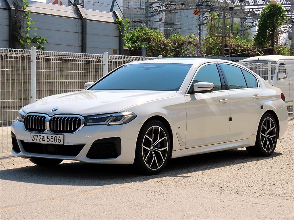 BMW 5시리즈 530i xDrive M 스포츠 사진 2/20