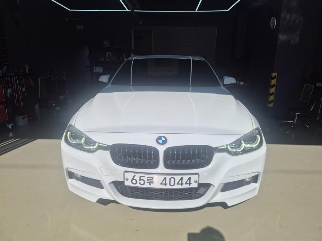 BMW 3시리즈 330i M 스포츠 쉐도우 사진 2/20