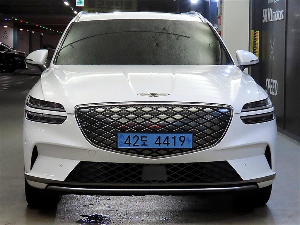 제네시스 GV70 e-AWD 사진
