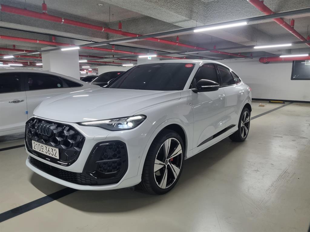 아우디 Q5 스포트백 45 TFSI 콰트로 S-라인 사진 2/5