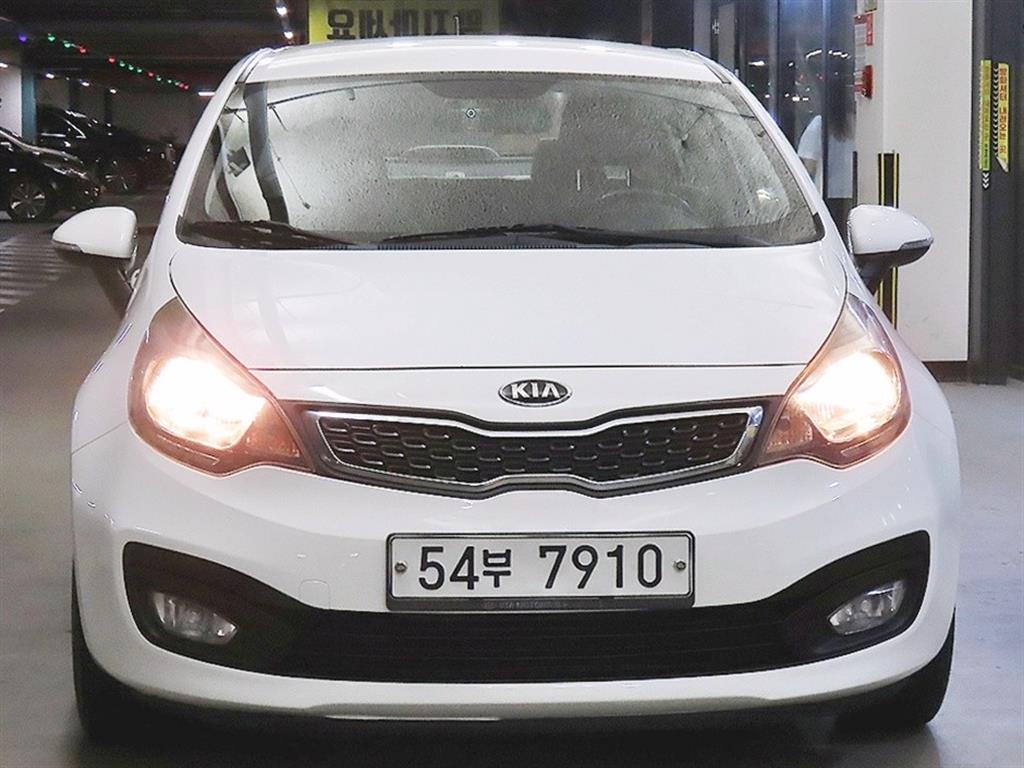 기아 프라이드 4DR 1.6GDI 럭셔리 사진