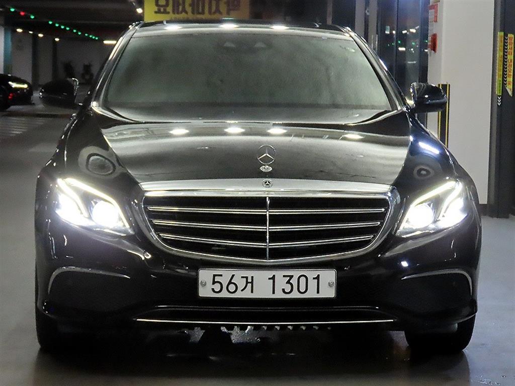 벤츠 E 클래스 E220d 4MATIC 익스클루시브 사진