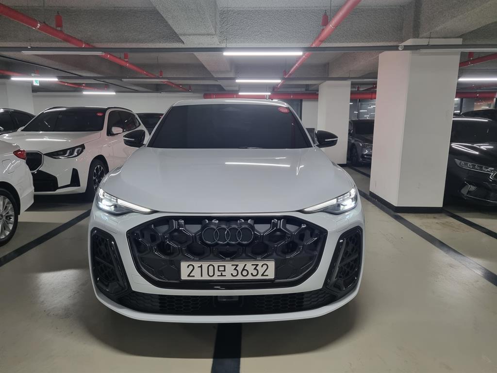 Q5 (80A) 스포트백 45 TFSI 콰트로 S-라인 2025년식