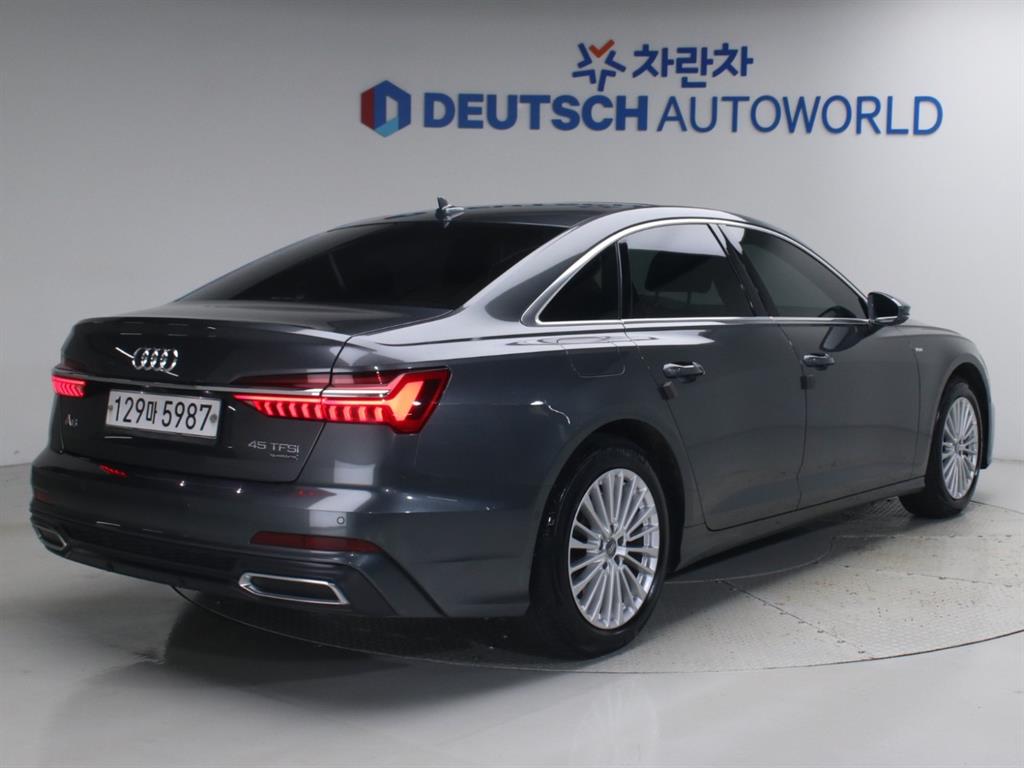 아우디 A6 45 TFSI 콰트로 프리미엄 사진 2/20