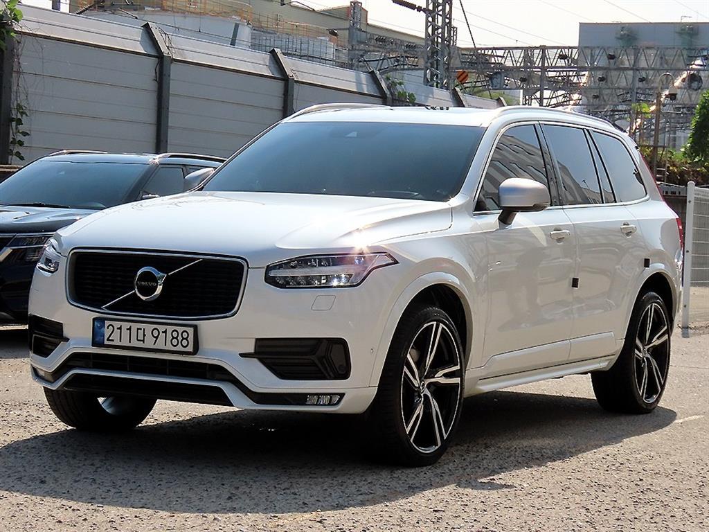 볼보 XC90 2.0 D5 AWD R-디자인 사진