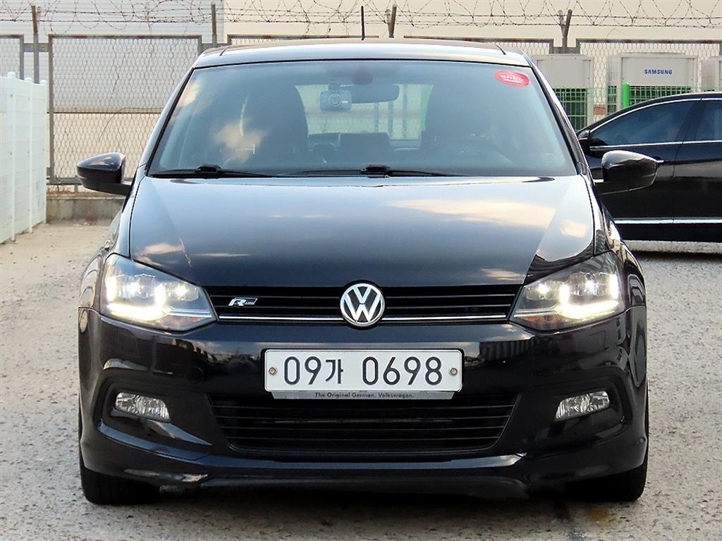 폴로 1.4 TDI 블루모션 R-LINE 2016년식