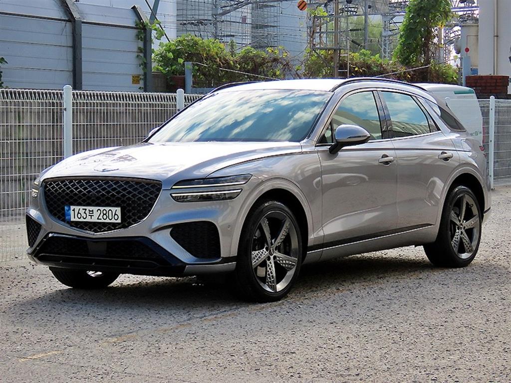 제네시스 GV70 2.2 디젤 2WD 사진 2/20