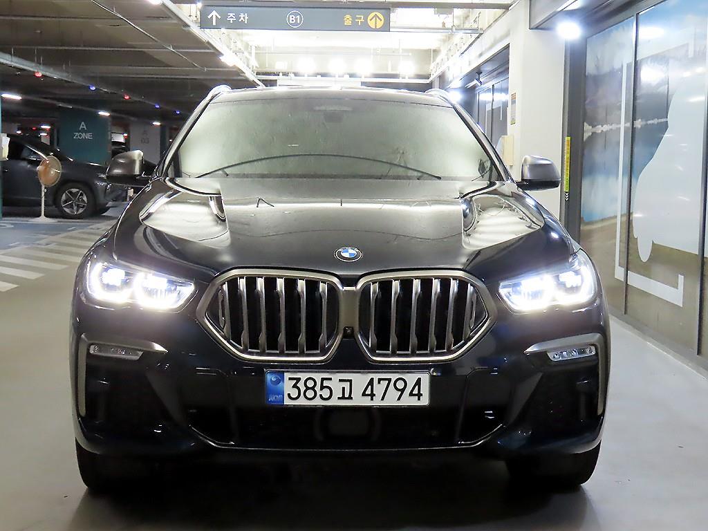 BMW X6 M50i 사진