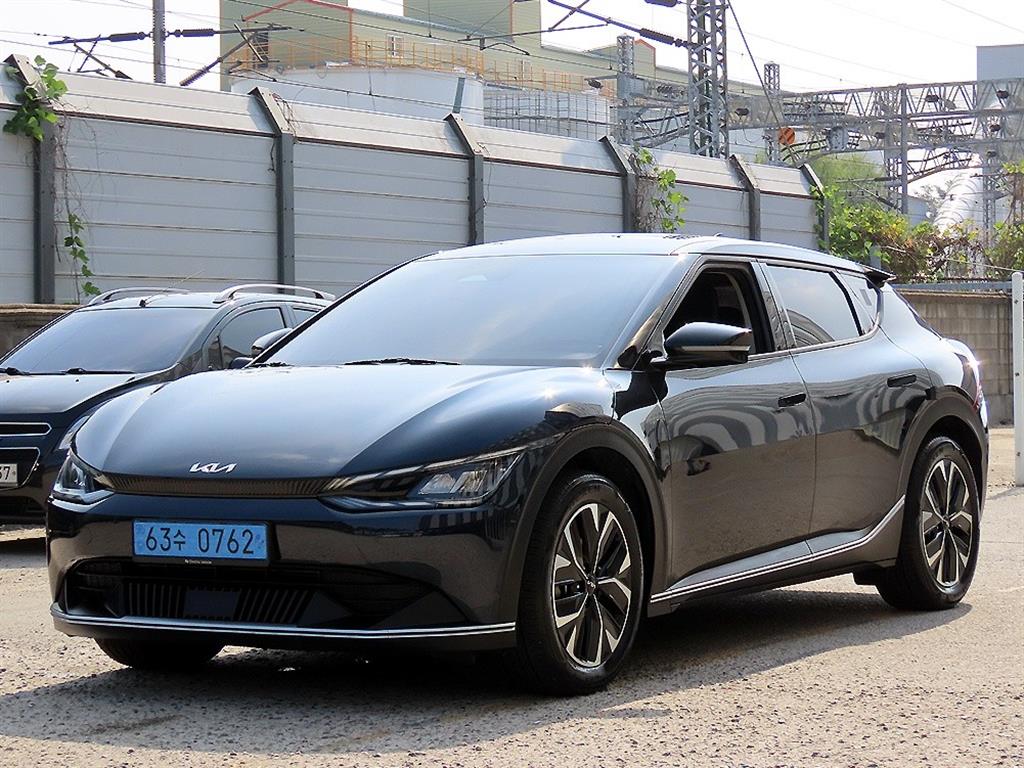 기아 EV6 스탠다드 AWD 에어 사진