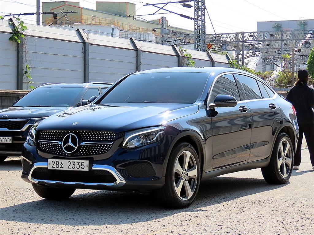 벤츠 GLC 클래스 GLC 300 4MATIC 쿠페 사진