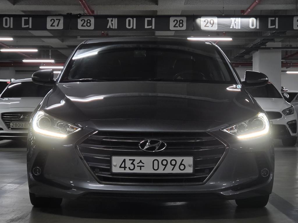 현대 아반떼 1.6 GDI 프리미엄 사진 2/20