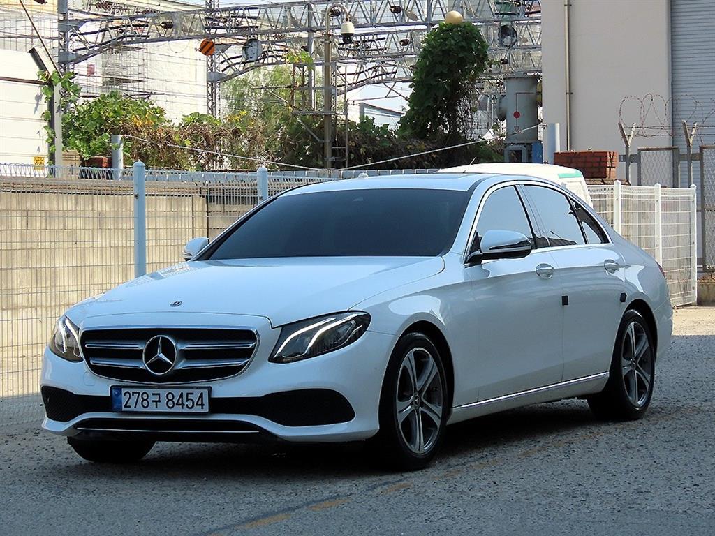 벤츠 E 클래스 E300 아방가르드 사진 2/20