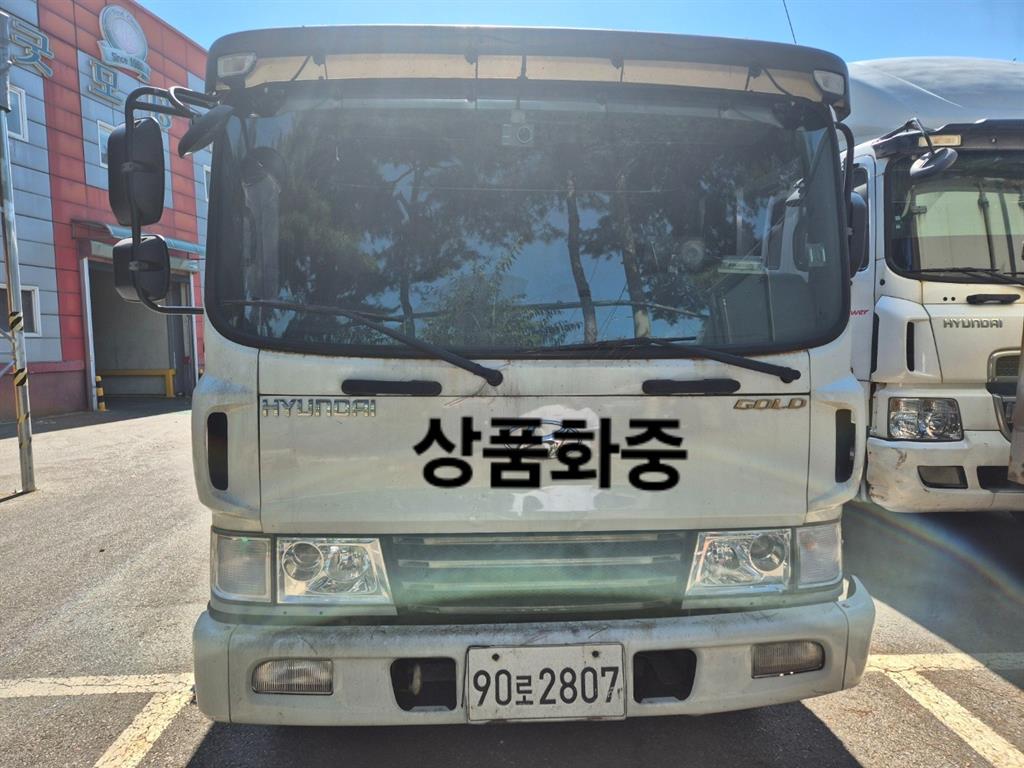 현대 메가트럭 260 카고 7.5톤 수동 - 중고 트럭 매물 이미지