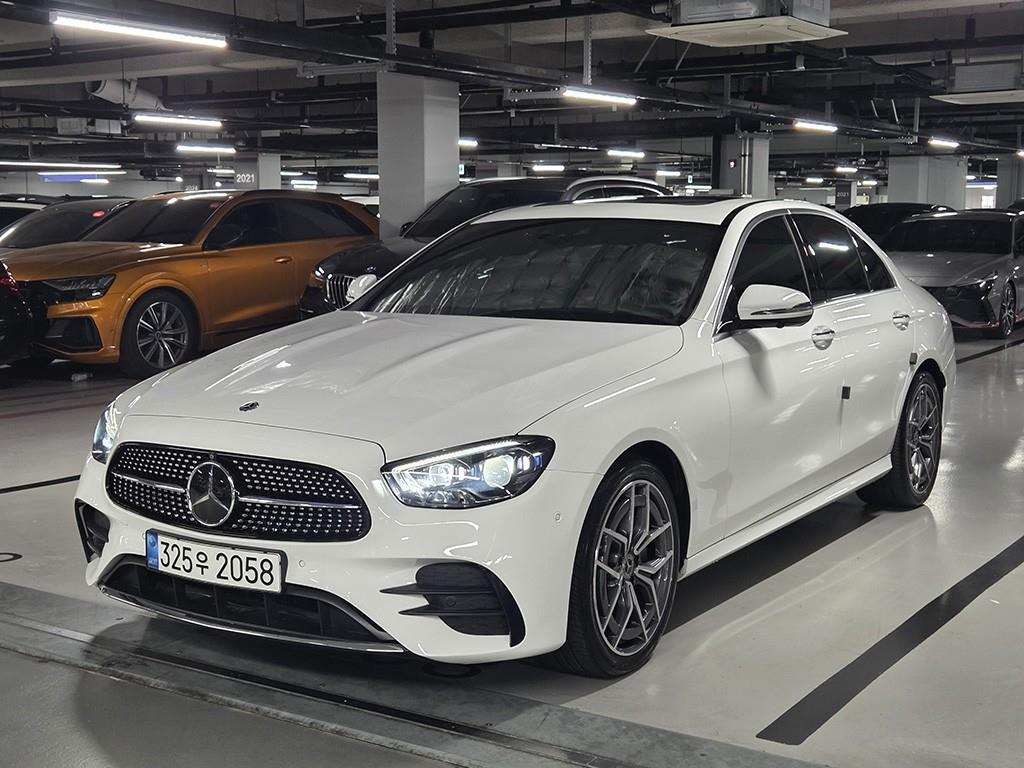 벤츠 E 클래스 E220d 4MATIC AMG라인 사진 2/20