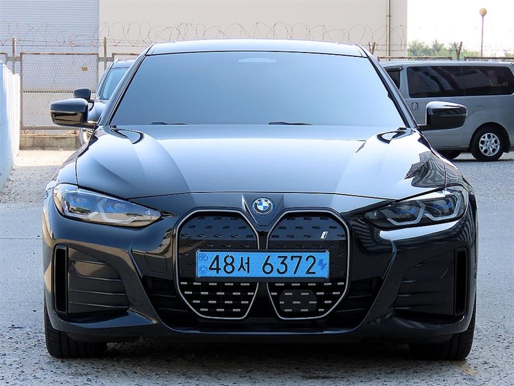 BMW i4 eDrive 40 M 스포츠 프로 사진