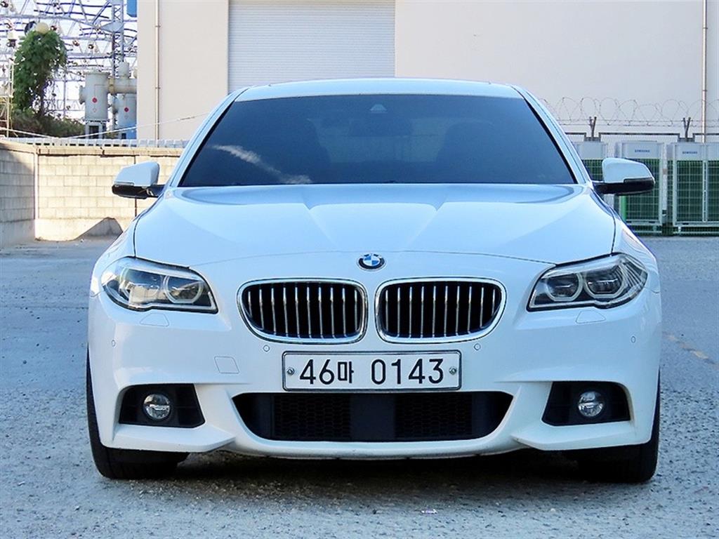 BMW 5시리즈 520d xDrive M 에어로다이나믹 사진