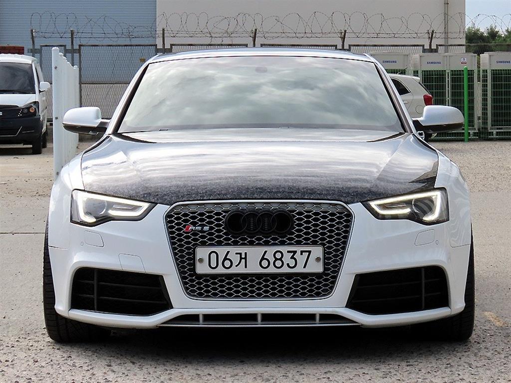 아우디 RS5 4.2 FSI 콰트로 사진