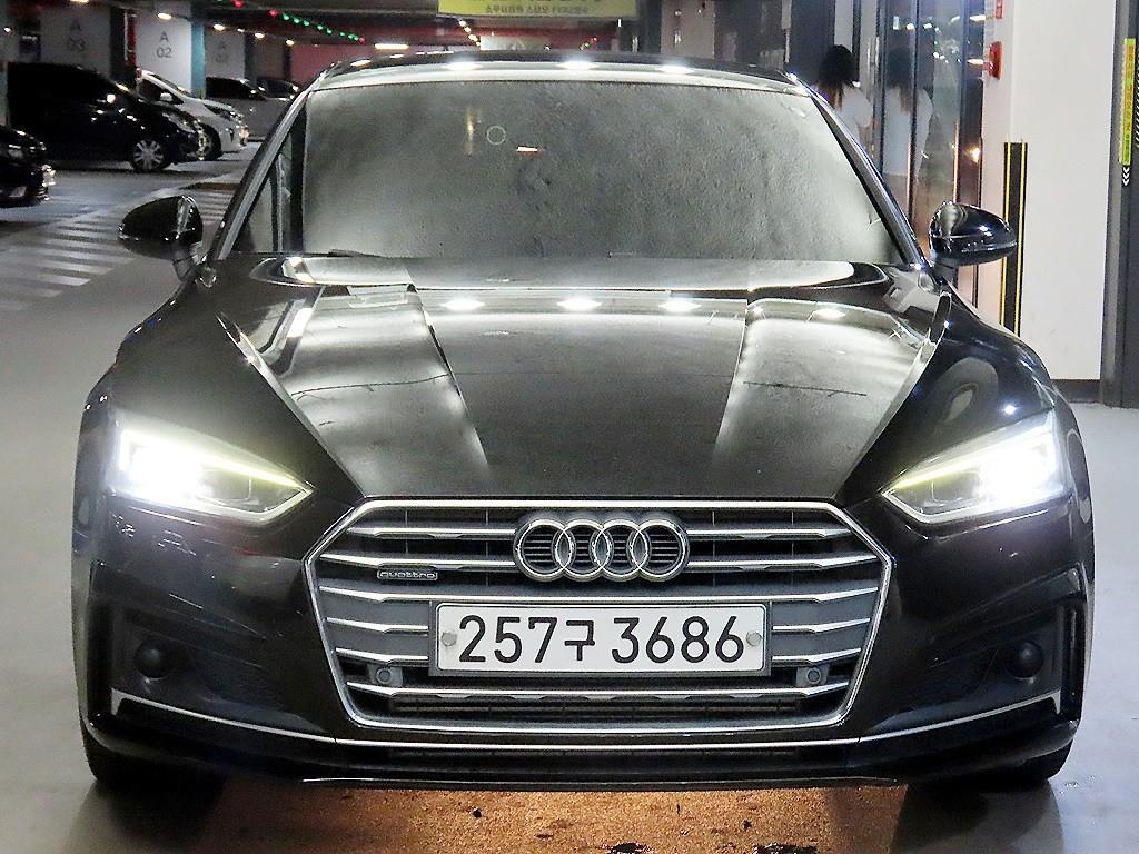 아우디 A5 45 TFSI 콰트로 프리미엄 스포트백 사진