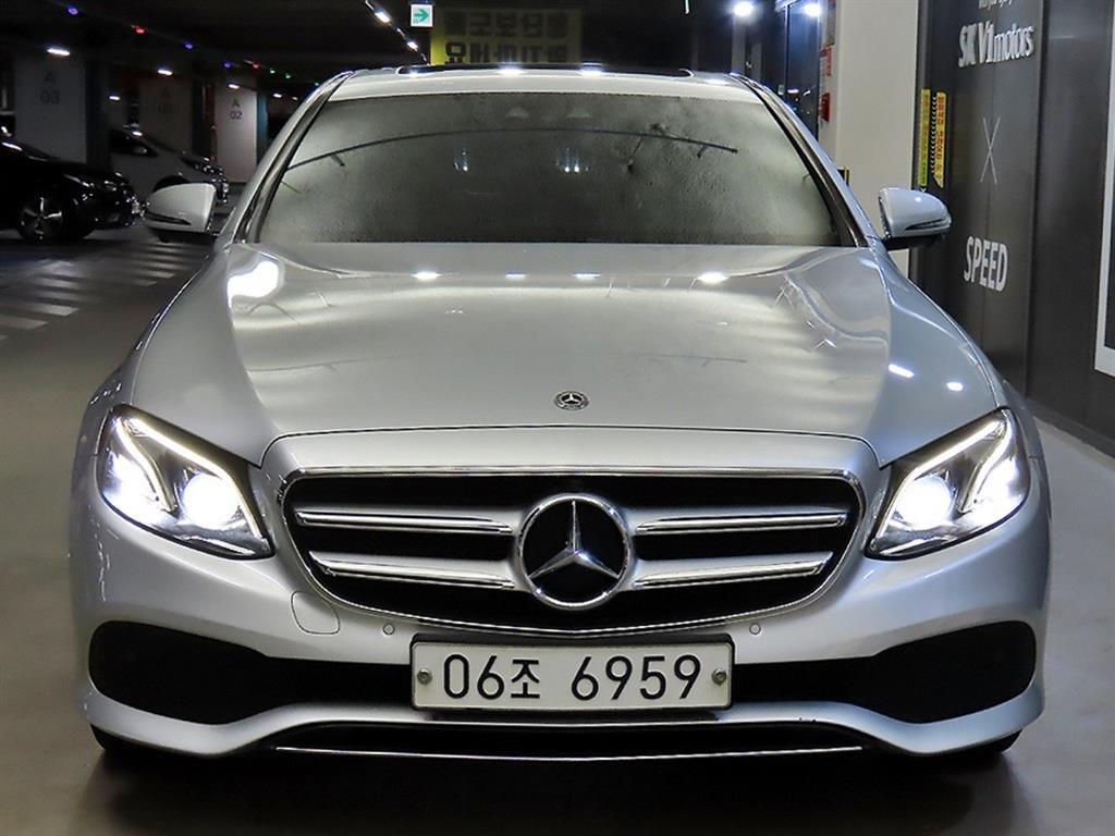 벤츠 E 클래스 E300 4MATIC 아방가르드 사진
