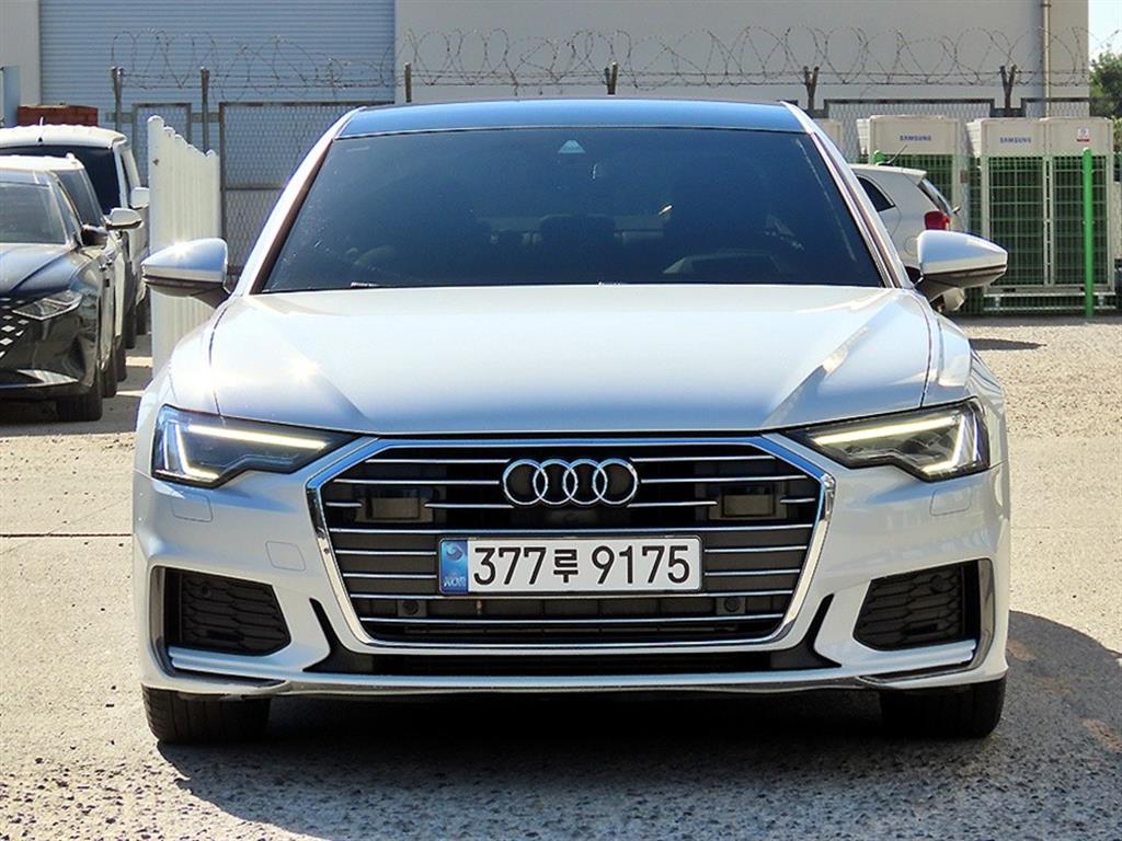 아우디 A6 45 TFSI 프리미엄 사진