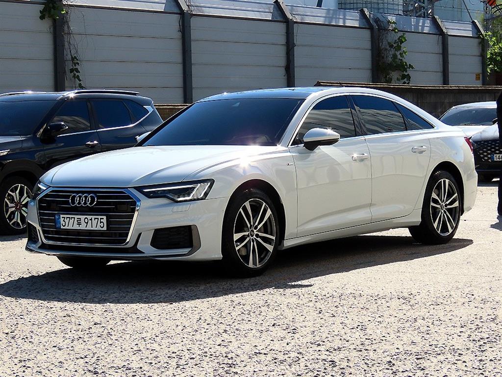 아우디 A6 45 TFSI 프리미엄 사진 2/20