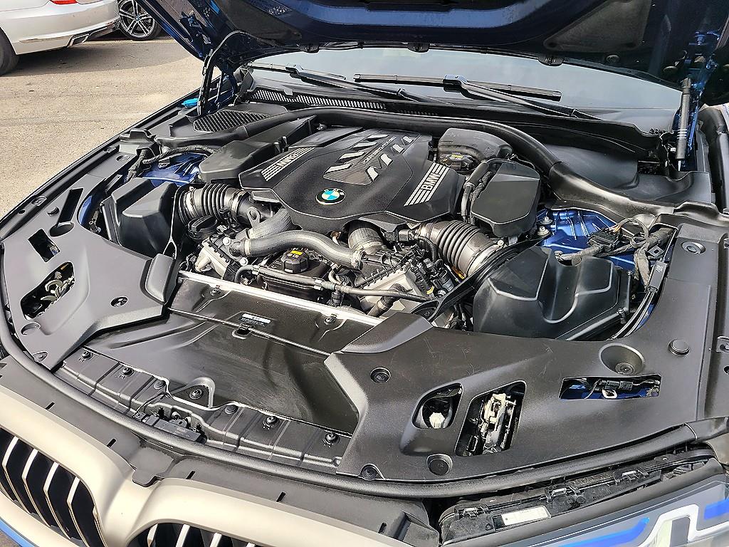 BMW 5시리즈 M550i xDrive 사진