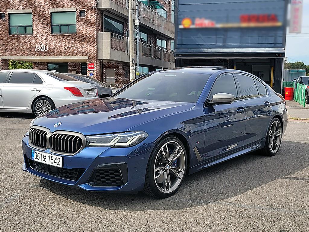 BMW 5시리즈 M550i xDrive 사진 2/20