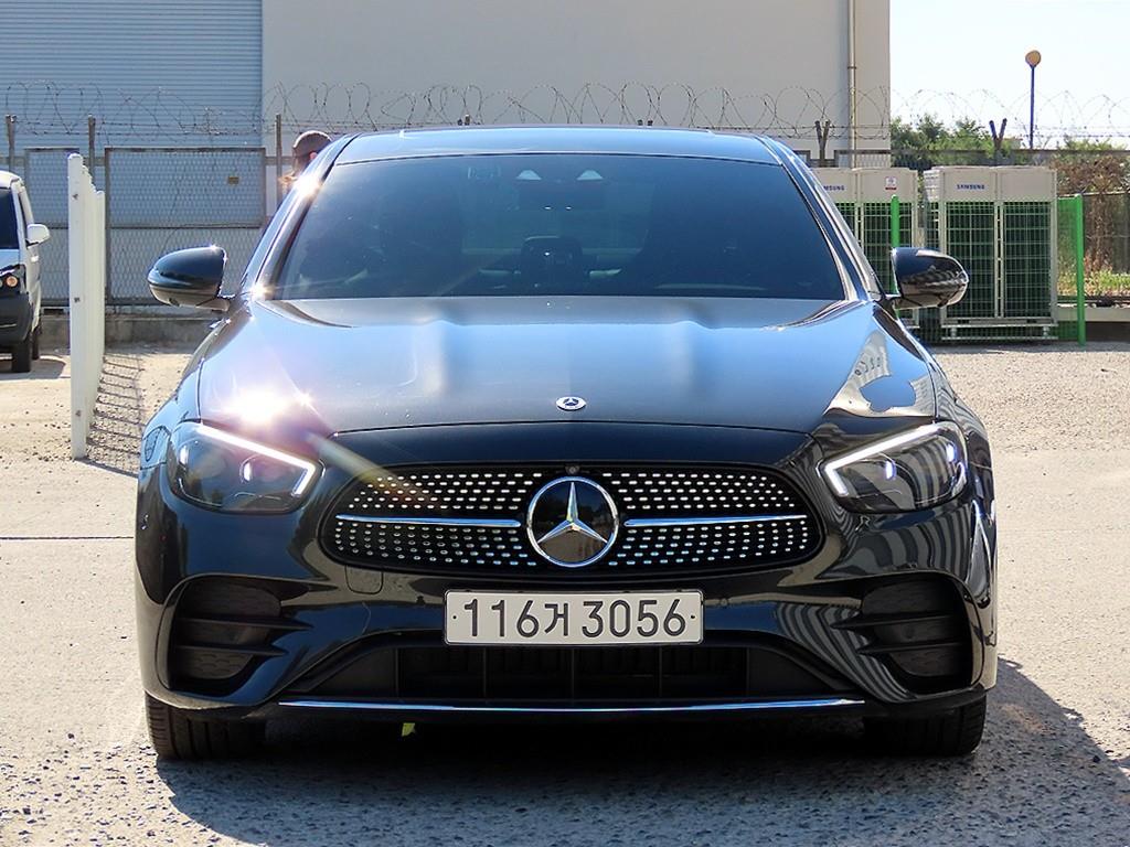 벤츠 E 클래스 E220d 4MATIC AMG라인 사진