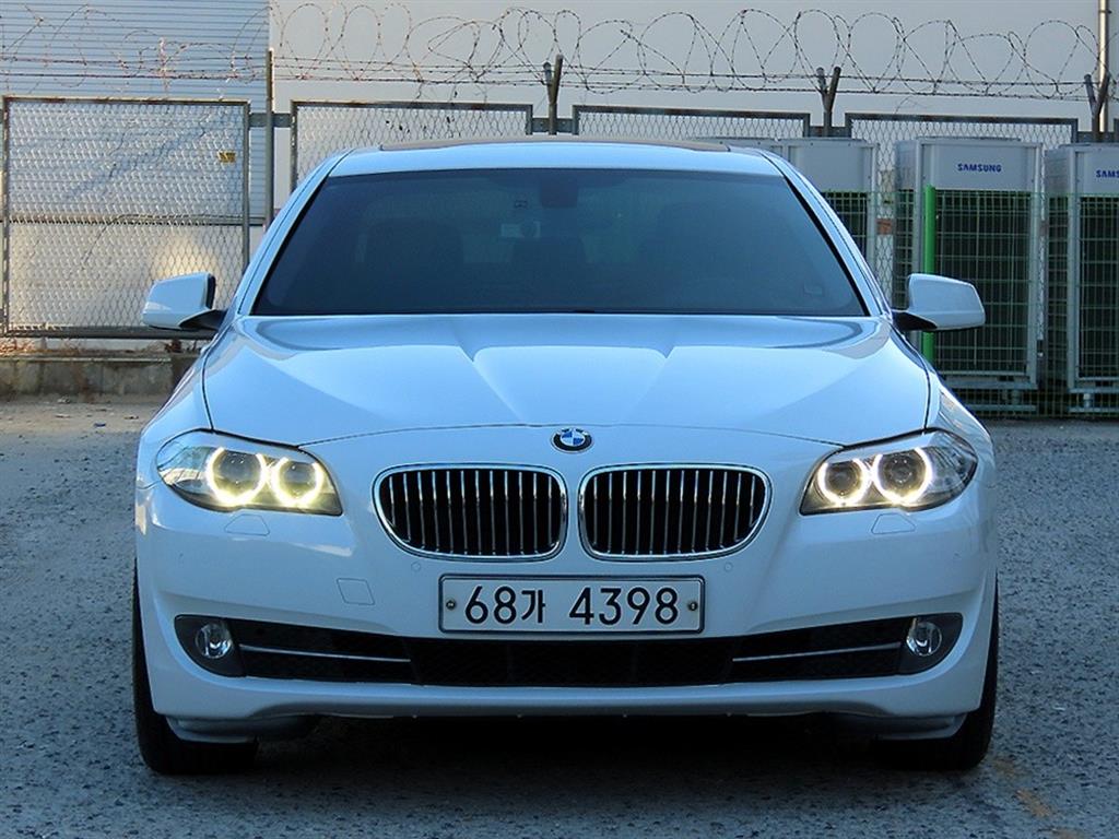 BMW 5시리즈 520d 사진